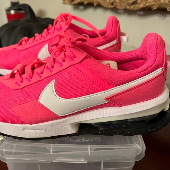 Hot Pink Nike - Picture 1 of 4